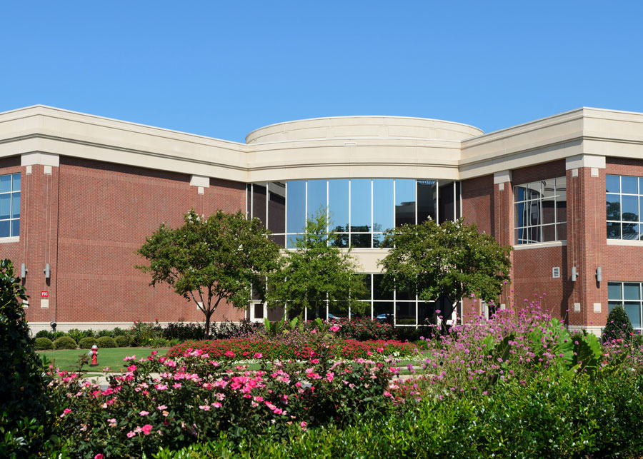 Commercial landscape maintenance — Oak River Landscaping