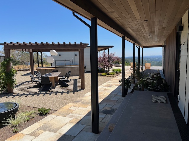 Outdoor lighting and finishing details